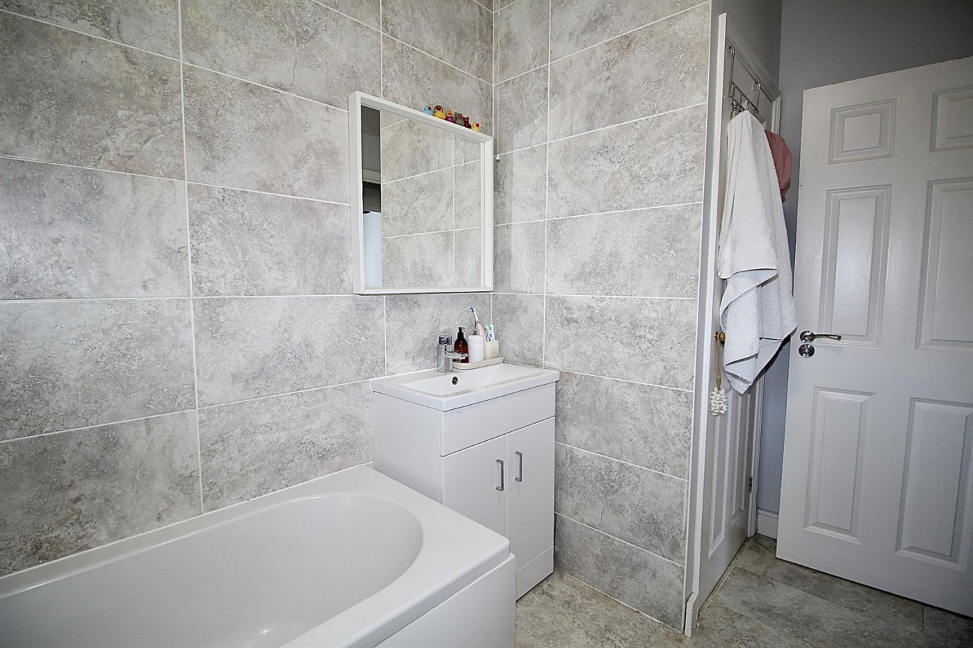 Images for 40 Windmill Hill, Enfield
