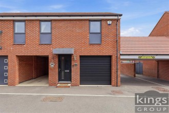Maytree Crescent, Gilden Park