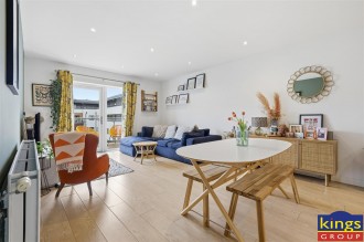 Thornbury Way, London