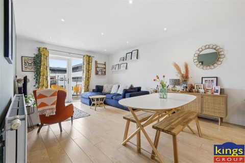 Thornbury Way, London - EAID:KingsGroupApi2020, BID:30208-6
