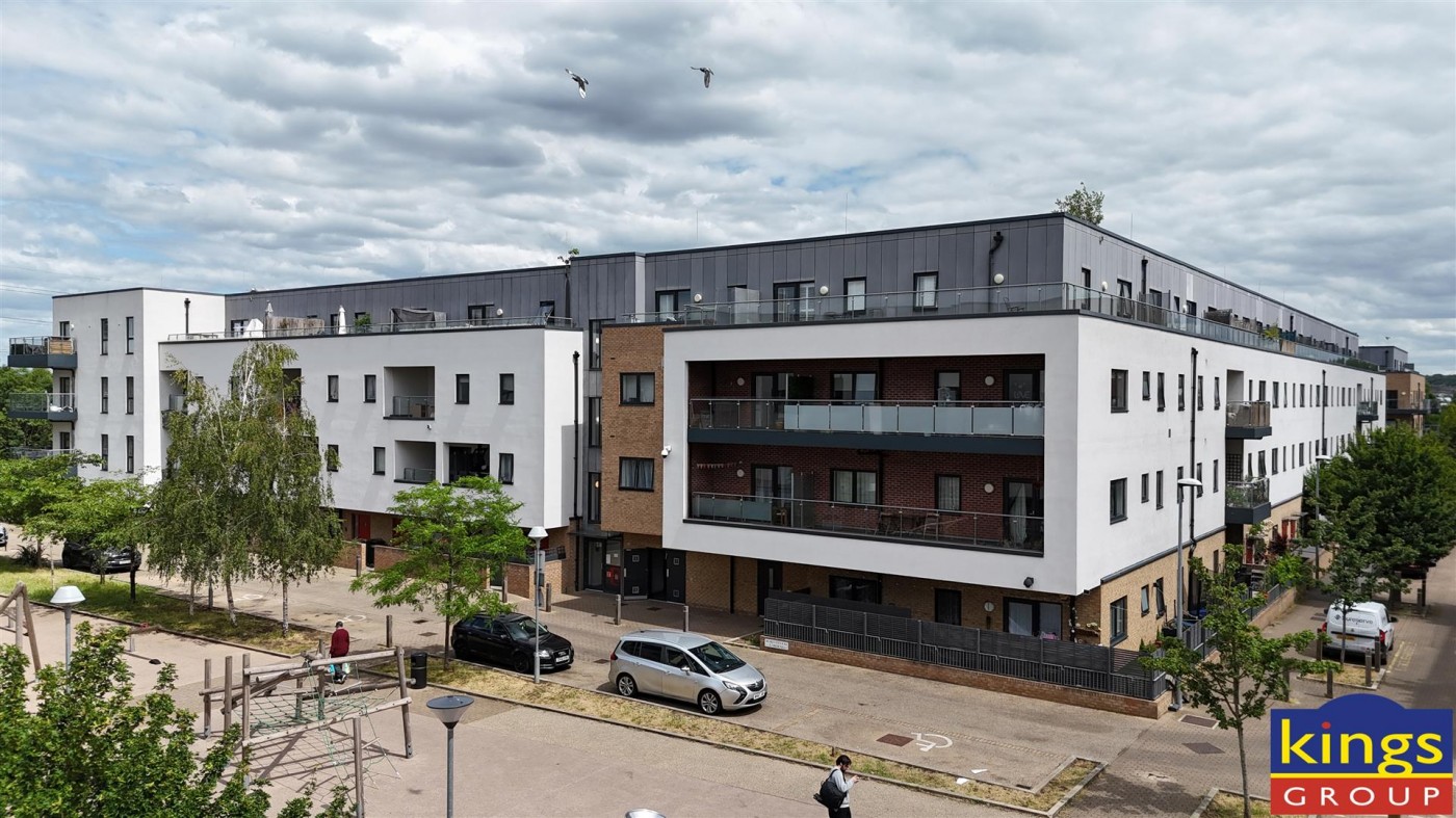 Images for Thornbury Way, London