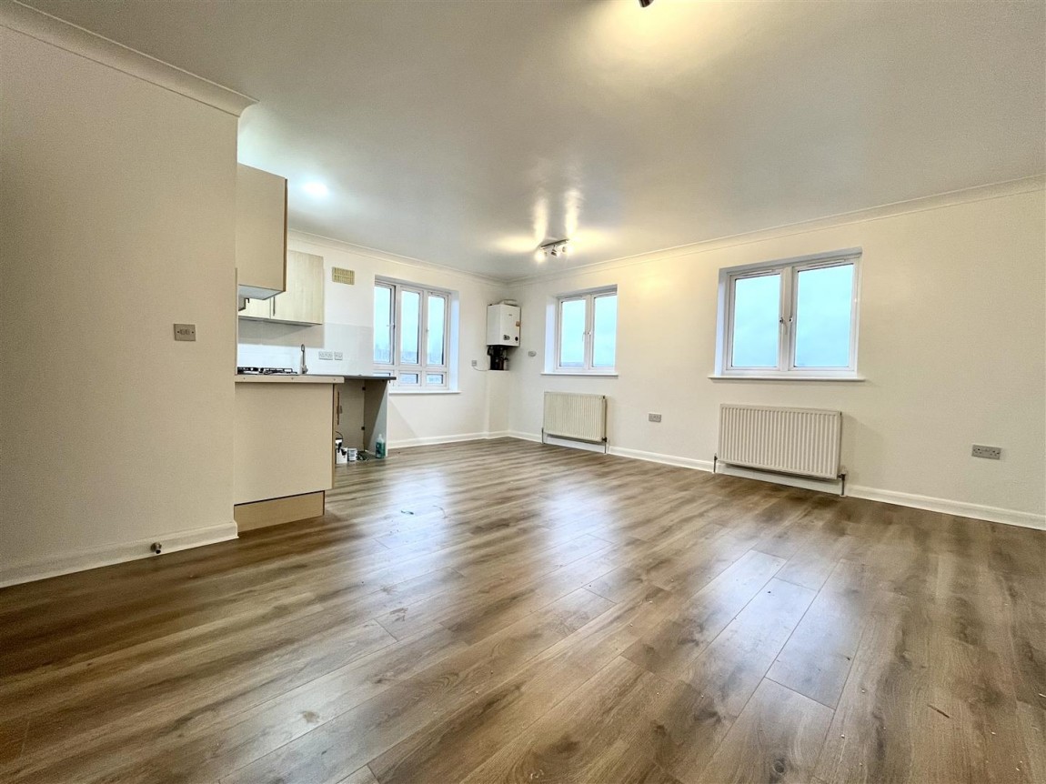 Images for Round House Court, Hobbs Close