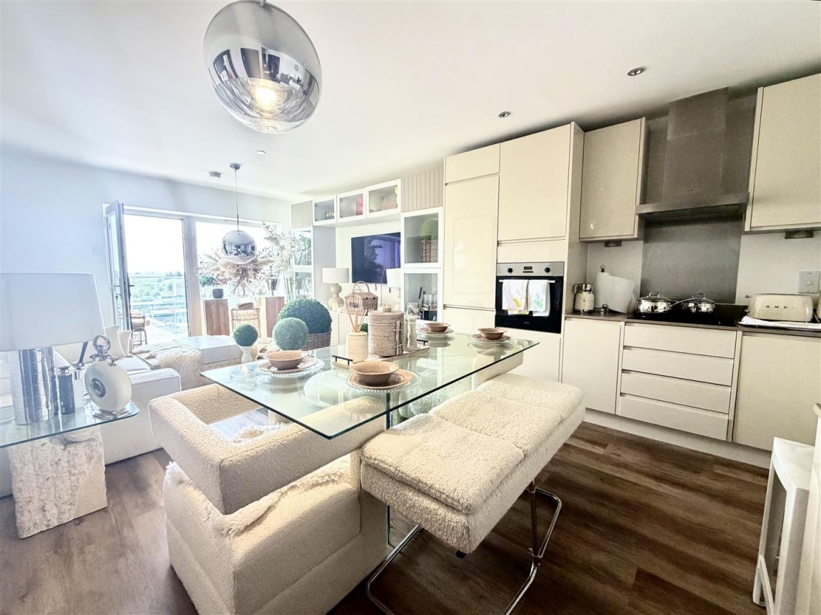 Images for Moore House, Edinburgh Gate