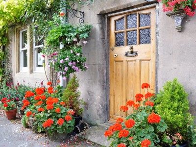 Springtime tips to tempt buyers