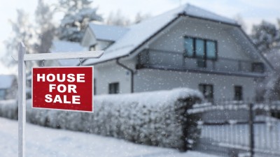 Should you list your home before Christmas or wait until January? 